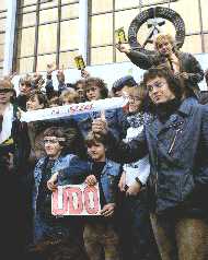 [East German fans of Udo Lindenberg outside the 'Palast der Republik']