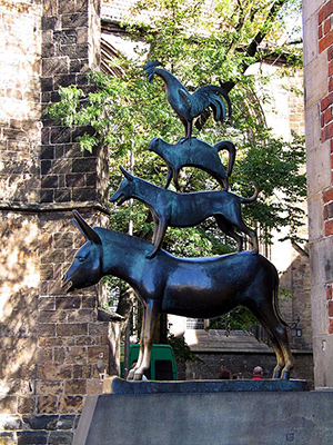 (Photo © Wikimedia Commons / Uli) Statue - Bremer Stadtmusikanten