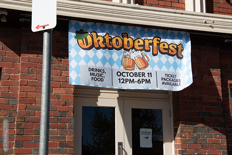 [Foto (copyright D Nutting): Banner]